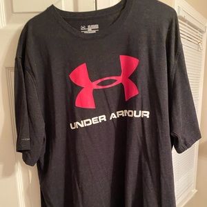 Under Armour tshirt